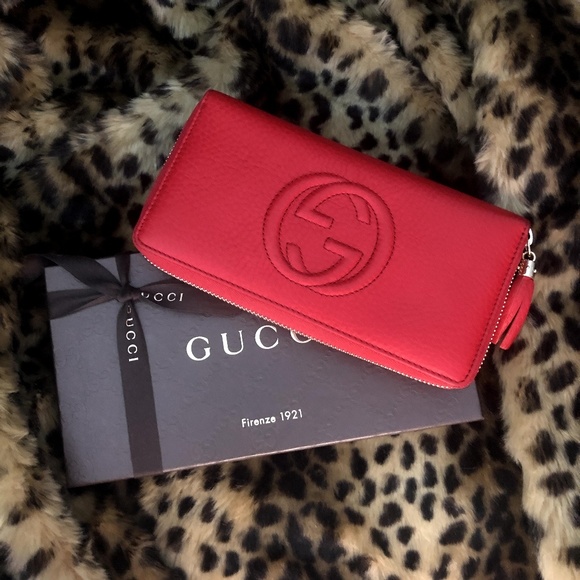 Gucci Handbags - Gucci Soho Cellarius Wallet